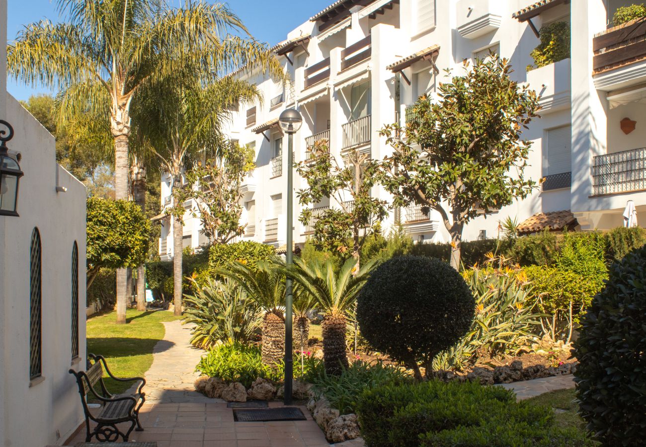 Apartamento en Marbella - Puerto Banús, a 400 metros de la playa.