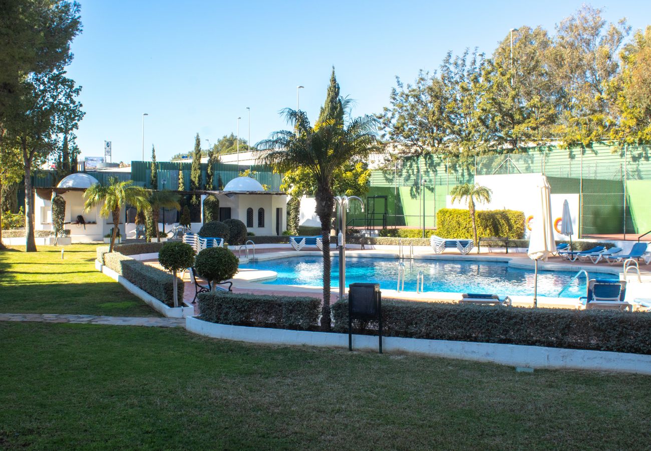 Apartamento en Marbella - Puerto Banús, a 400 metros de la playa.