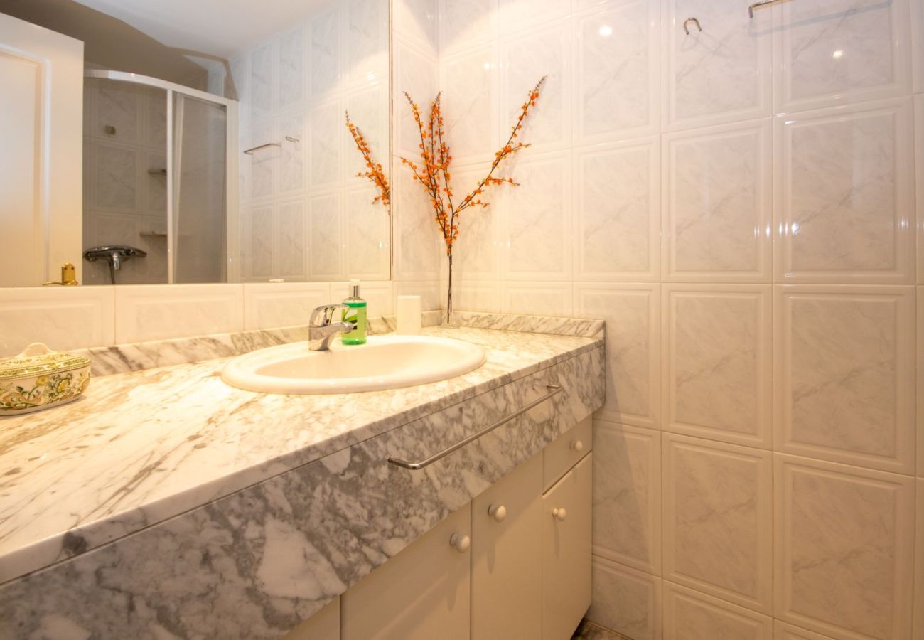 Apartamento en Marbella - Puerto Banús, a 400 metros de la playa.