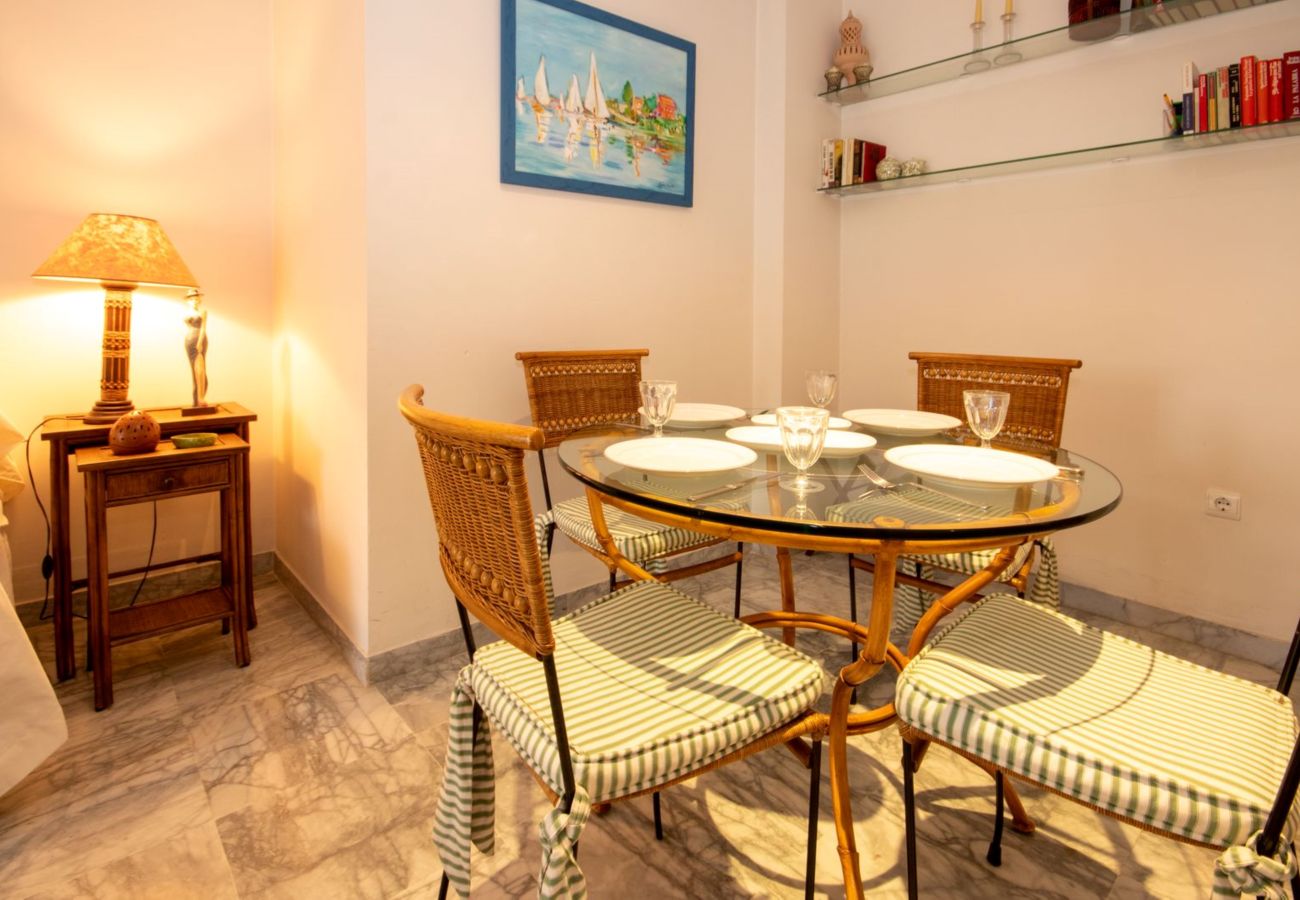 Apartamento en Marbella - Puerto Banús, a 400 metros de la playa.