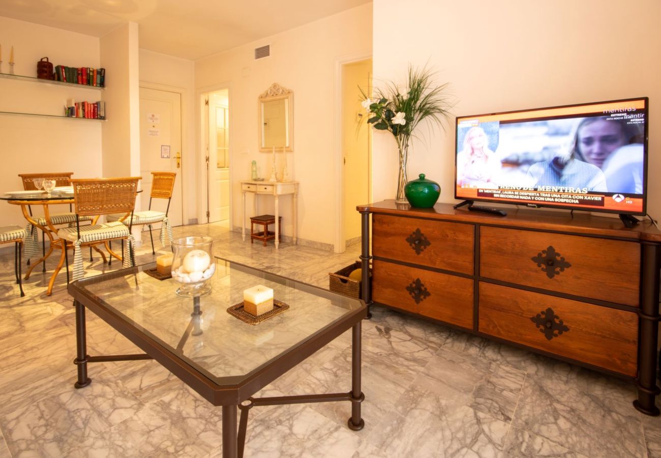 Apartamento en Marbella - Puerto Banús, a 400 metros de la playa.