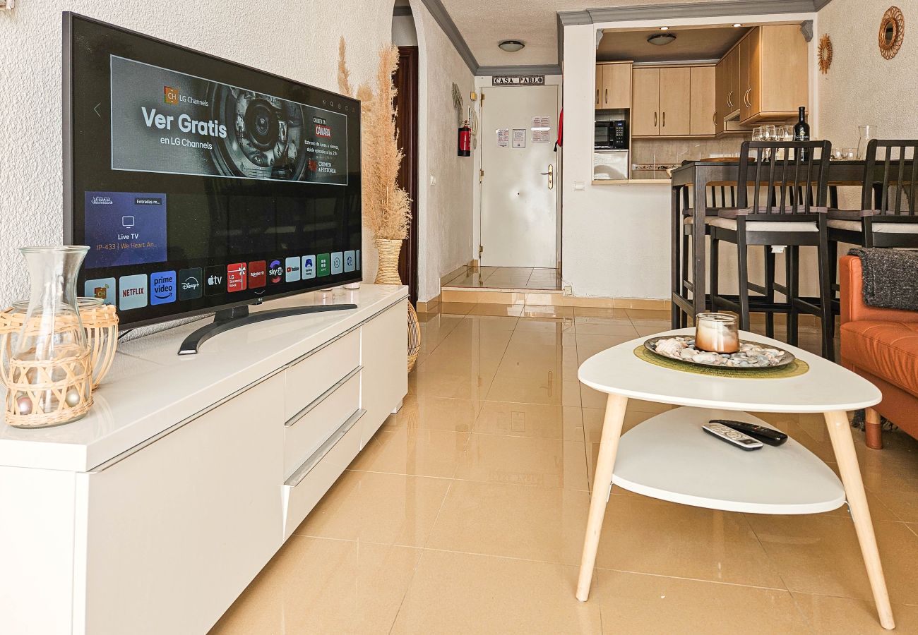 Apartamento en Benalmádena - Apartamento de 1 dormitorio con jardín  para 2 personas, estacionamiento, junto a la playa