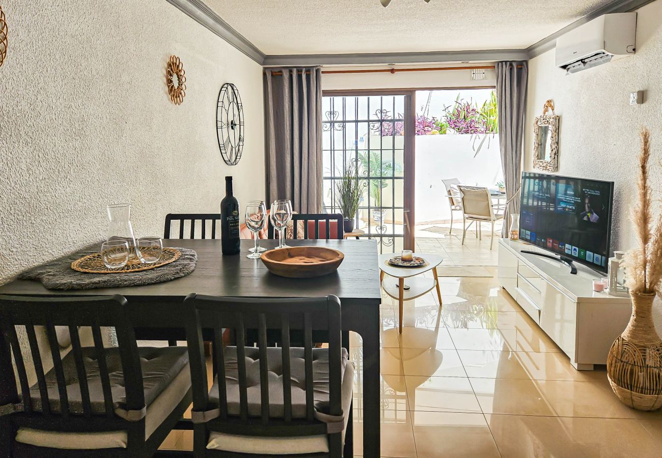 Apartamento en Benalmádena - Apartamento de 1 dormitorio con jardín  para 2 personas, estacionamiento, junto a la playa