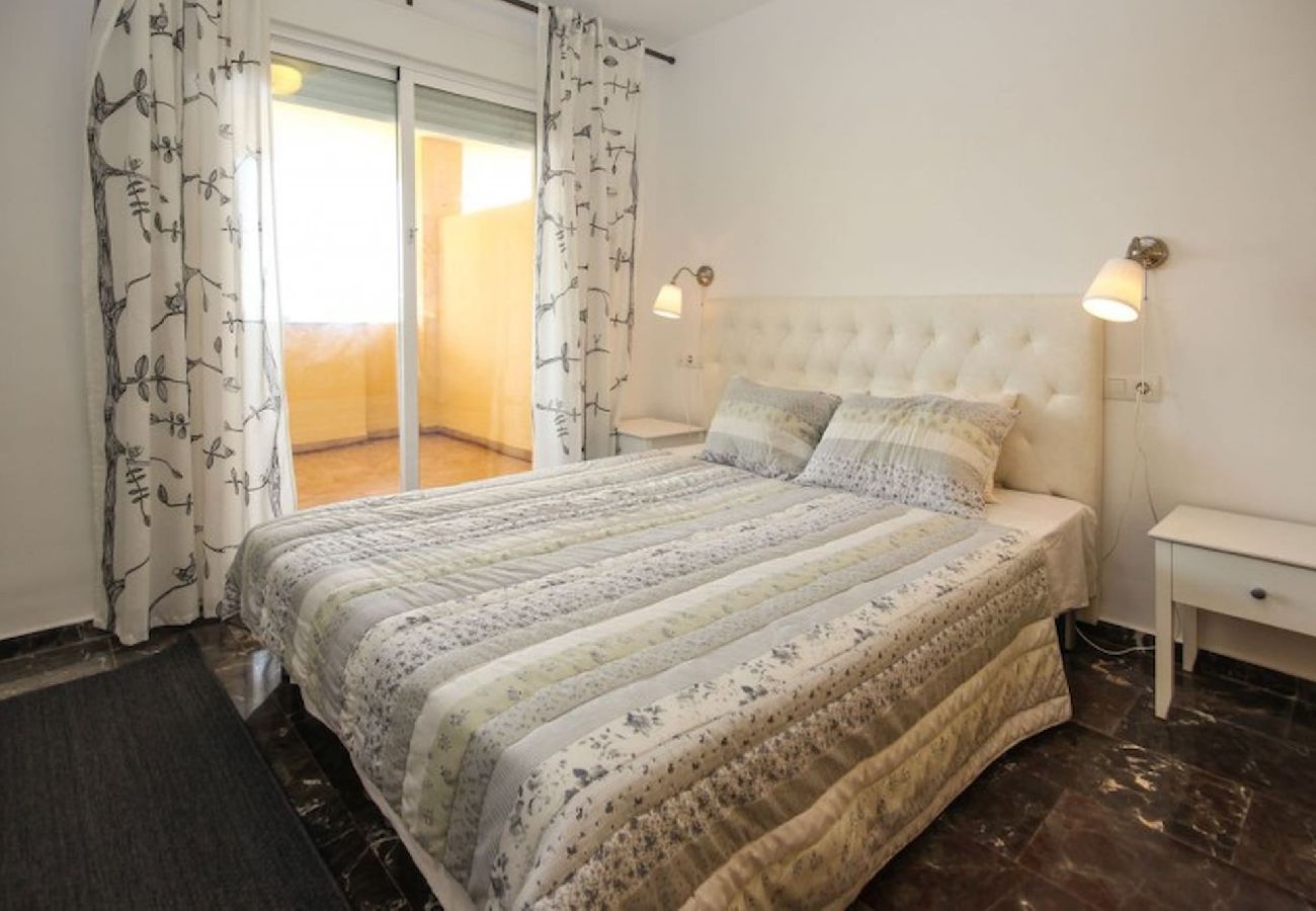 Apartamento en Fuengirola - Apartamento de dos habitaciones en alquiler cerca de Fuengirola
