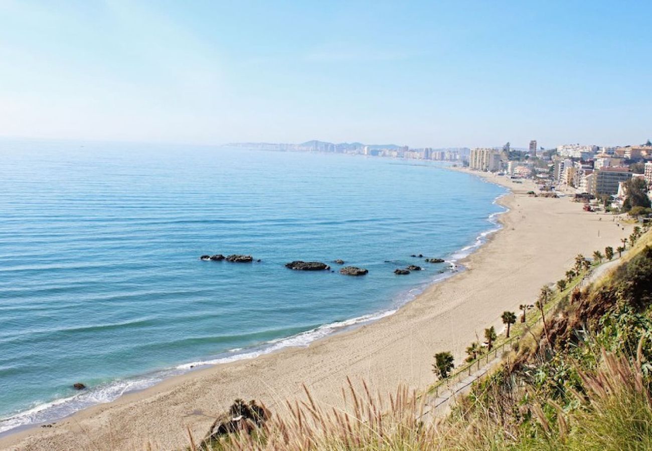 Apartamento en Fuengirola - Apartamento de dos habitaciones en alquiler cerca de Fuengirola