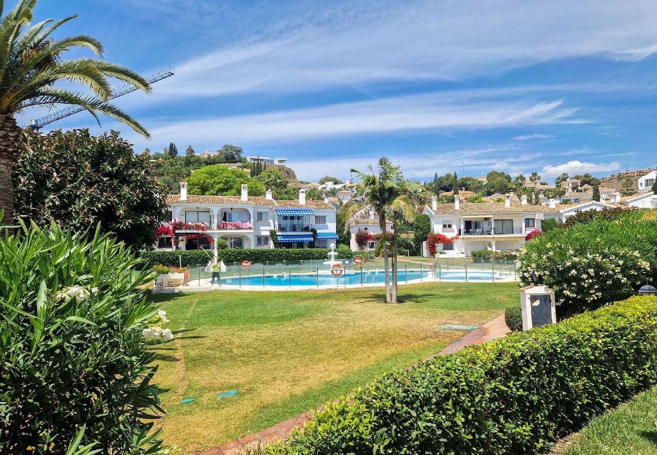 Apartamento en Benahavís - Moderno apartamento de 2 dormitorios con jardín en Benahavis