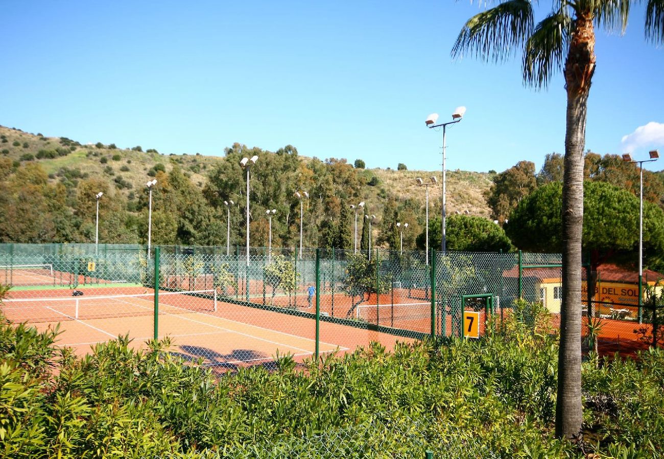 Apartamento en Mijas Costa - 1 bed penthouse apt in Calahonda 