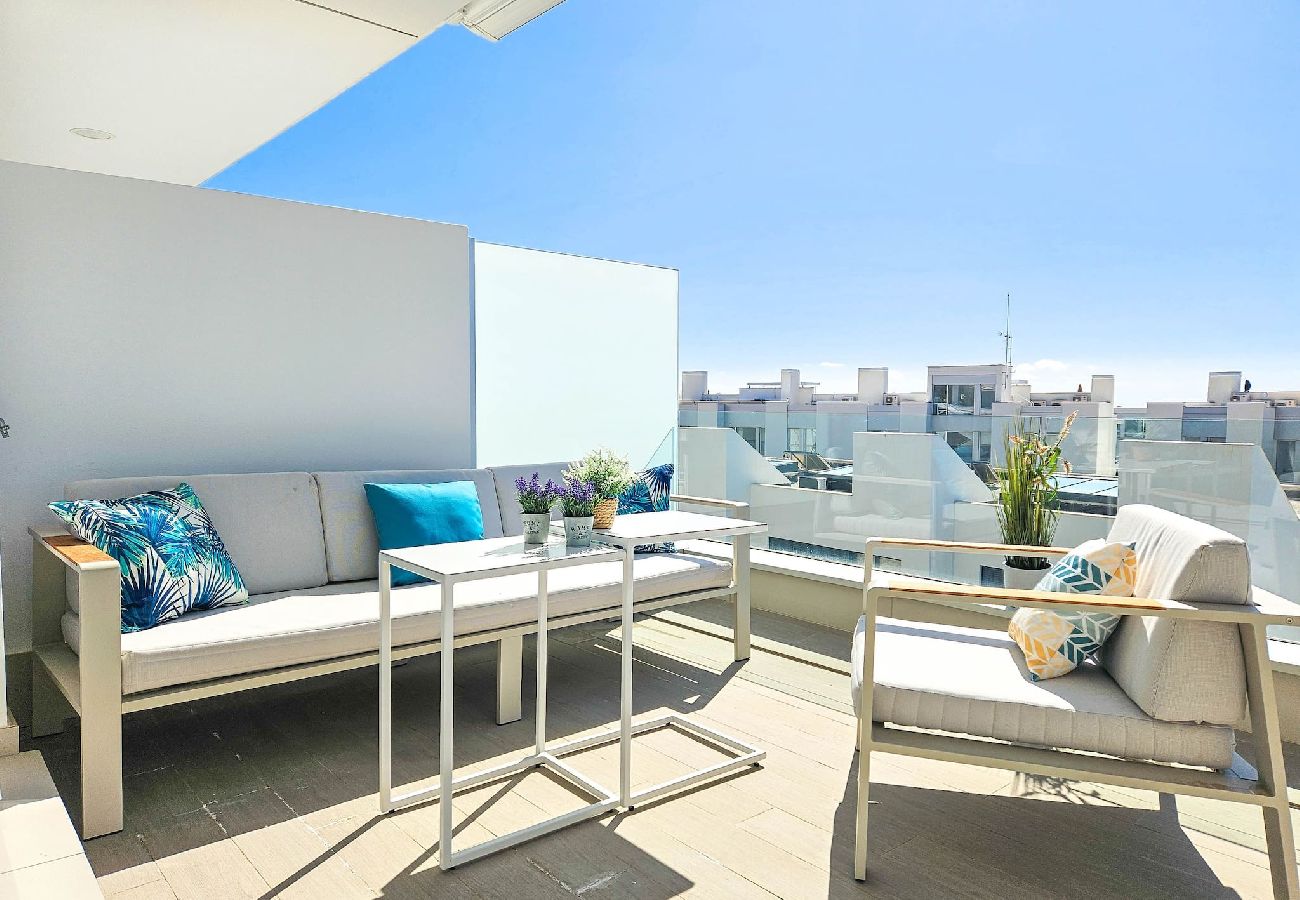 Apartamento en Estepona - Apartamento de 2 dormitorios en Le Mirage III, Cancelada