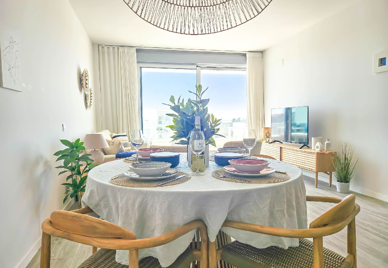 Apartamento en Estepona - Apartamento de 2 dormitorios en Le Mirage III, Cancelada