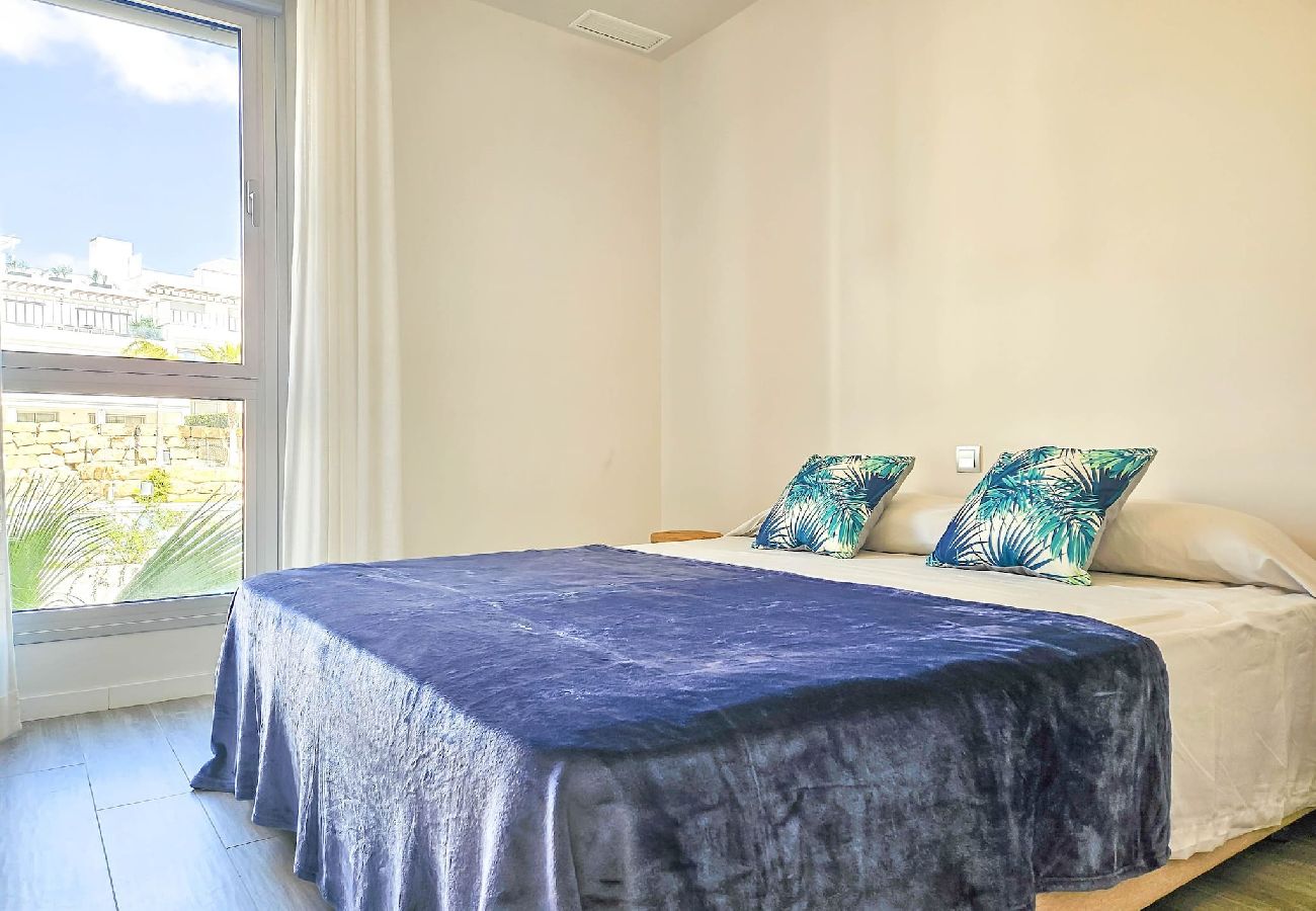 Apartamento en Estepona - Apartamento de 2 dormitorios en Le Mirage III, Cancelada