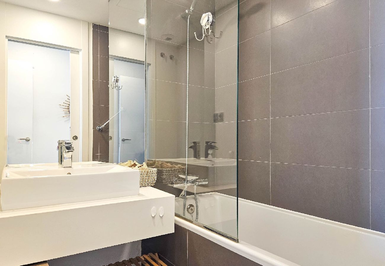 Apartamento en Estepona - Apartamento de 2 dormitorios en Le Mirage III, Cancelada