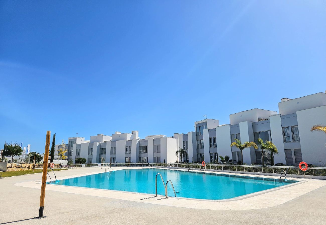 Apartamento en Estepona - Apartamento de 2 dormitorios en Le Mirage III, Cancelada