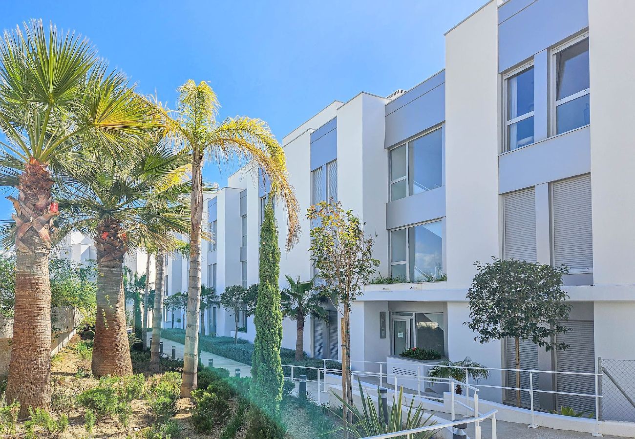 Apartamento en Estepona - Apartamento de 2 dormitorios en Le Mirage III, Cancelada
