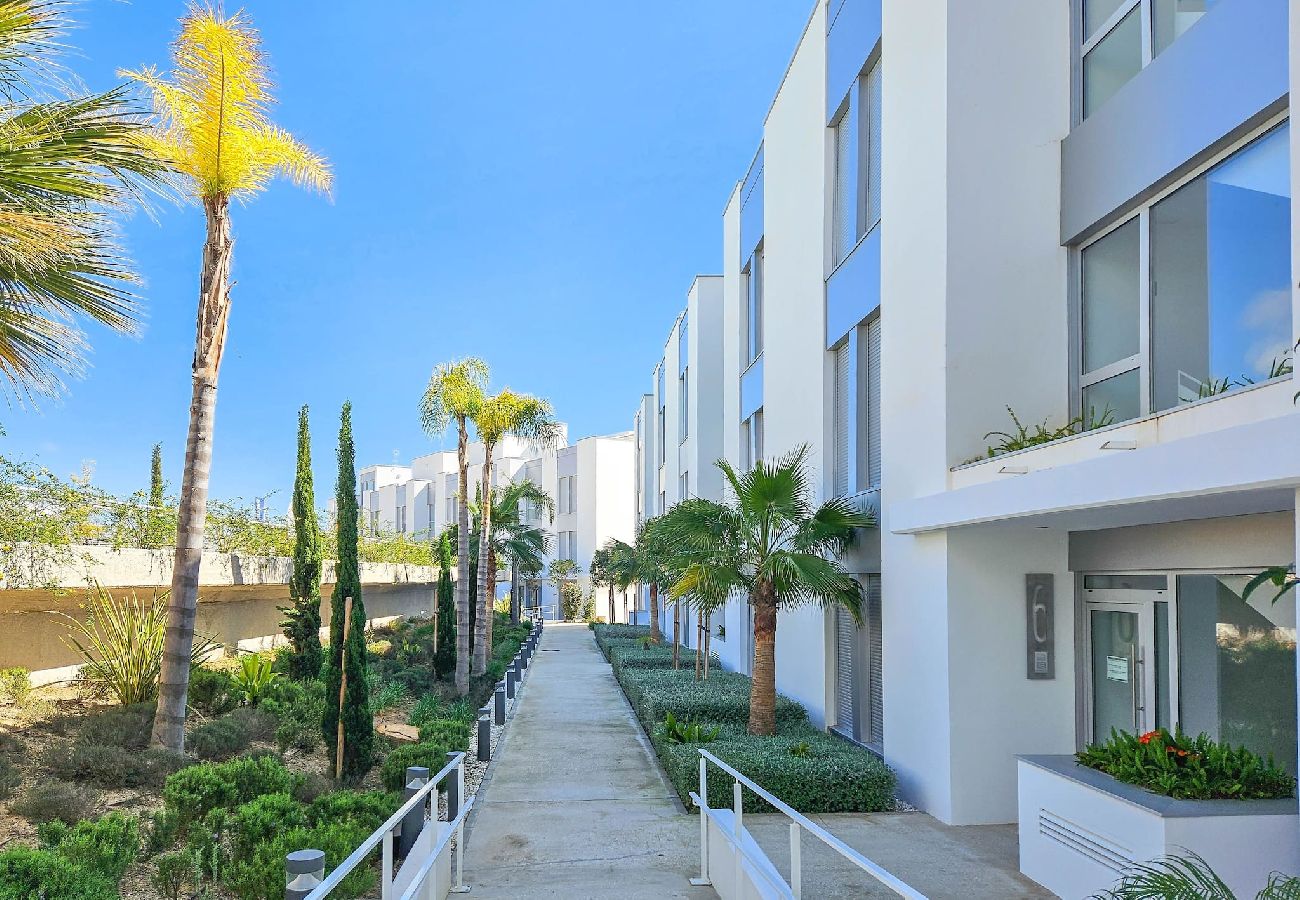 Apartamento en Estepona - Apartamento de 2 dormitorios en Le Mirage III, Cancelada