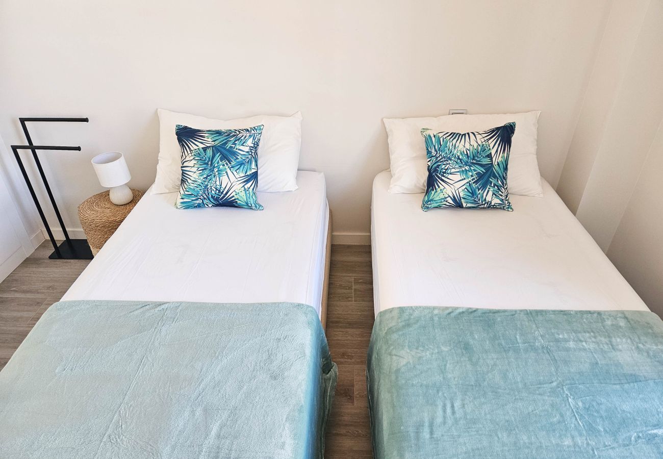 Apartamento en Estepona - Apartamento de 2 dormitorios en Le Mirage III, Cancelada