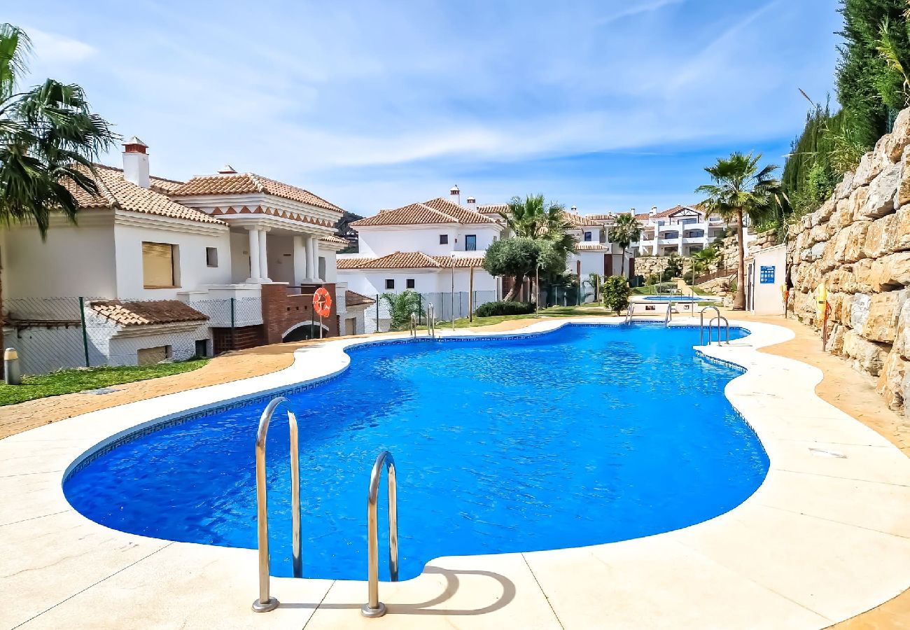 Apartamento en Casares - Ático moderno de 3 dormitorios en Casares Costa + BBQ