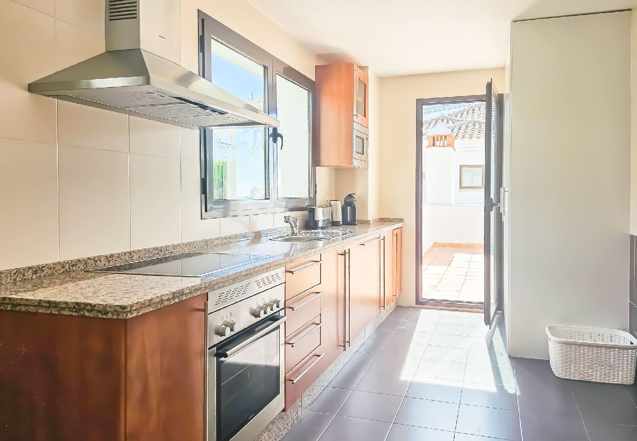 Apartamento en Casares - Ático moderno de 3 dormitorios en Casares Costa + BBQ
