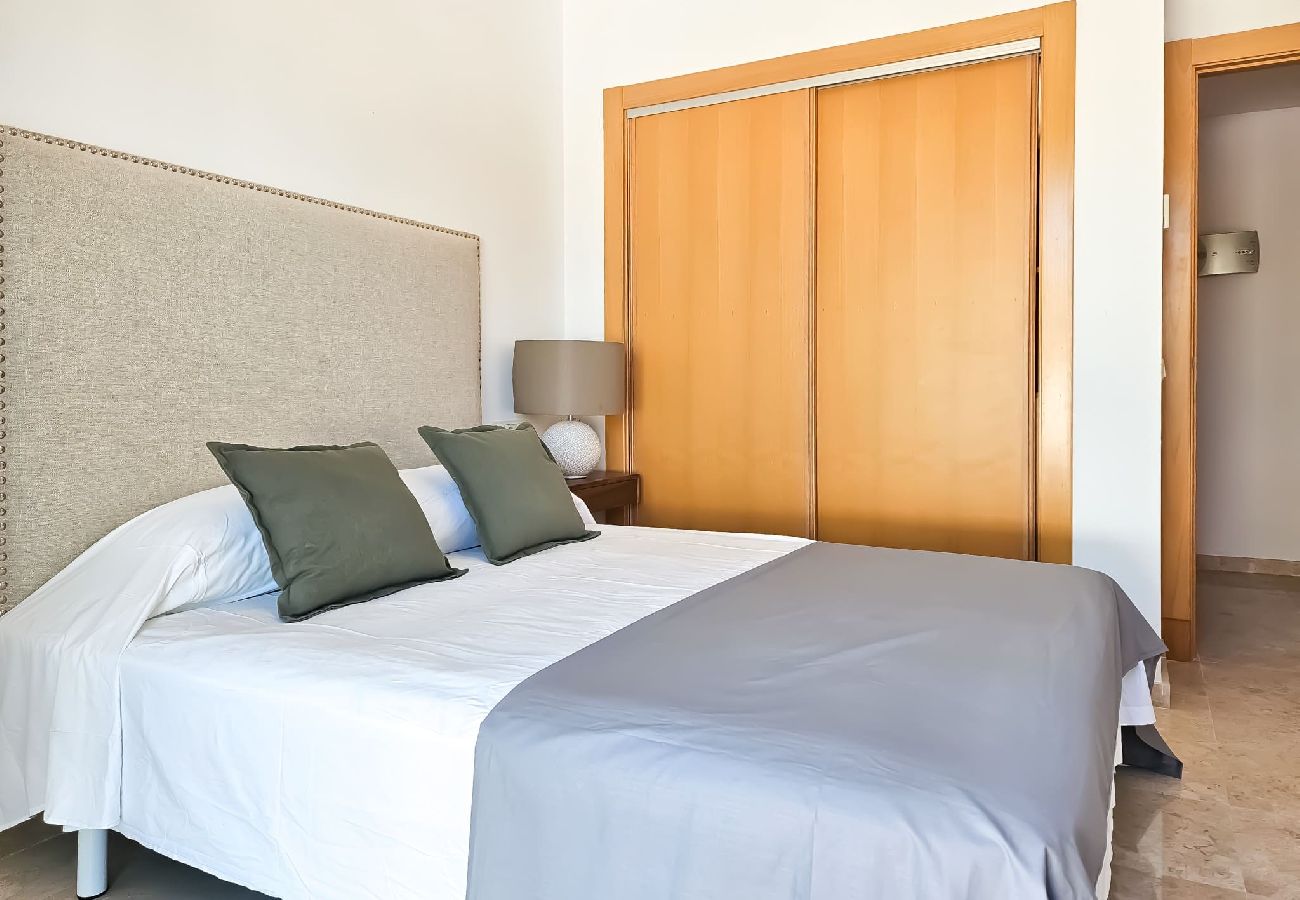 Apartamento en Casares - Ático moderno de 3 dormitorios en Casares Costa + BBQ