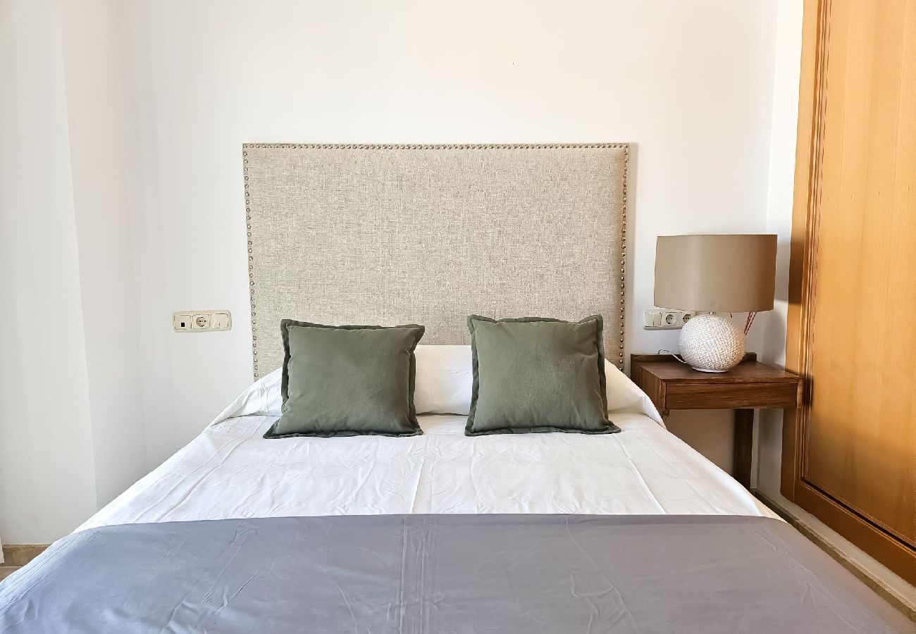 Apartamento en Casares - Ático moderno de 3 dormitorios en Casares Costa + BBQ