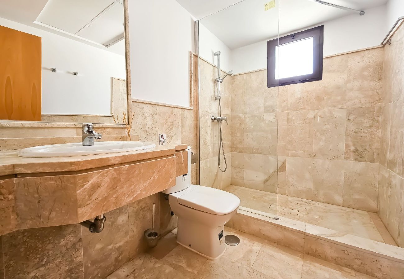Apartamento en Casares - Ático moderno de 3 dormitorios en Casares Costa + BBQ