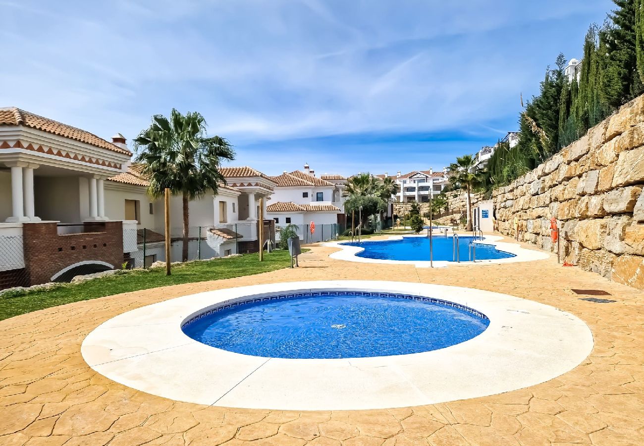 Apartamento en Casares - Ático moderno de 3 dormitorios en Casares Costa + BBQ