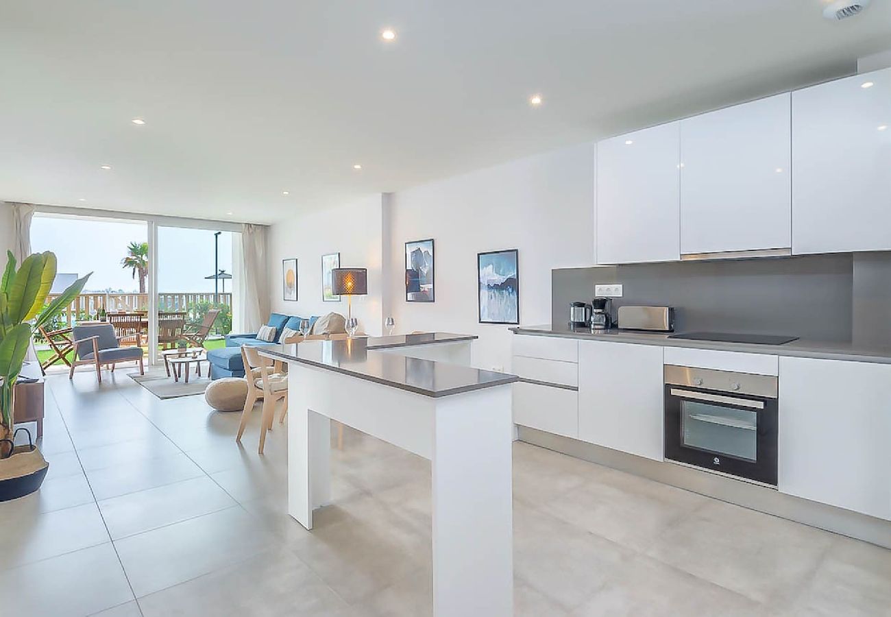 Apartamento en La Cala de Mijas - Moderno apartamento de 3 dormitorios con jardín junto a la piscina Casa Banderas