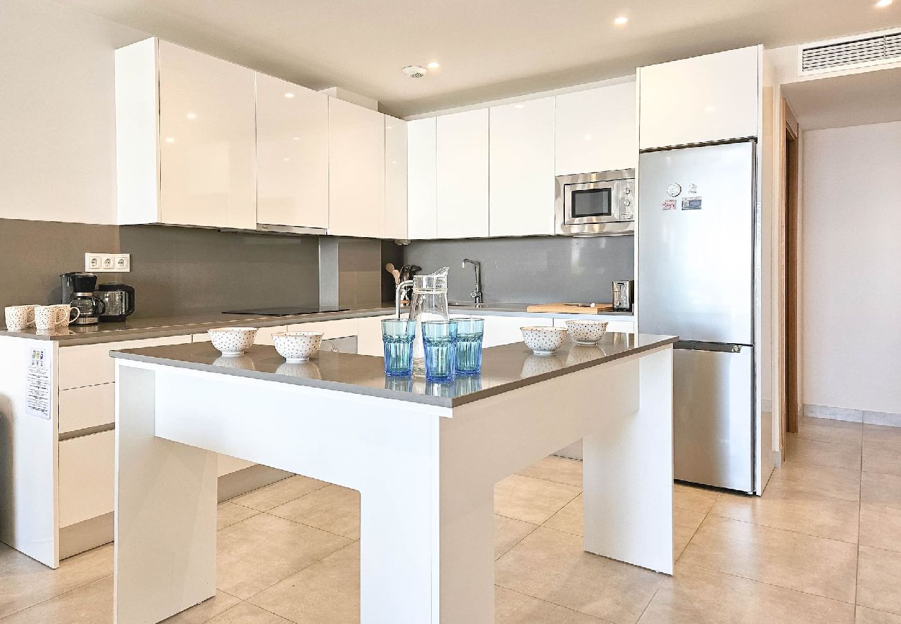 Apartamento en La Cala de Mijas - Moderno apartamento de 3 dormitorios con jardín junto a la piscina Casa Banderas