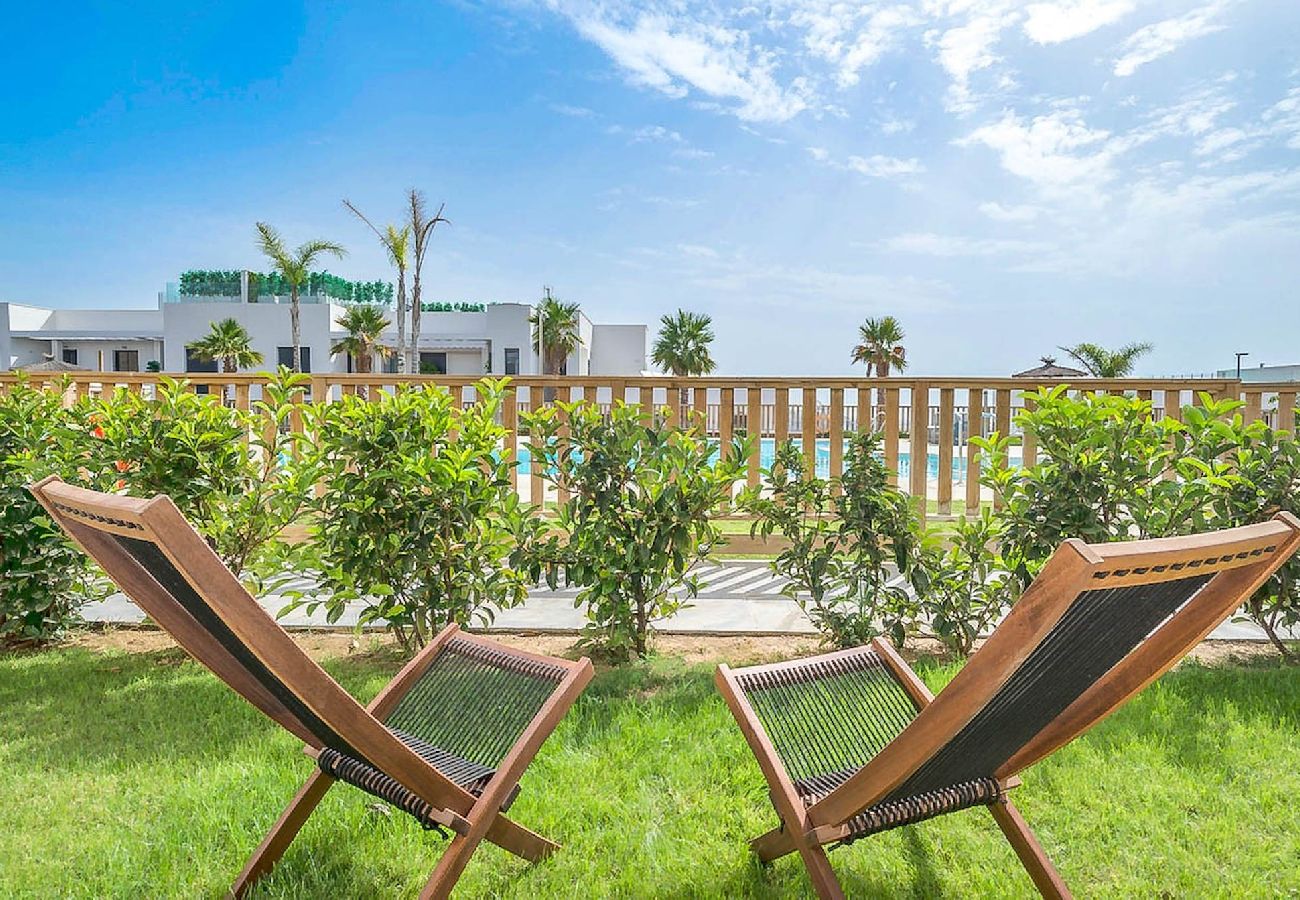 Apartamento en La Cala de Mijas - Moderno apartamento de 3 dormitorios con jardín junto a la piscina Casa Banderas