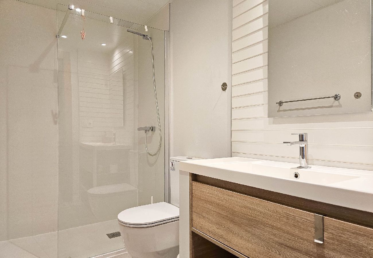 Apartamento en La Cala de Mijas - Moderno apartamento de 3 dormitorios con jardín junto a la piscina Casa Banderas