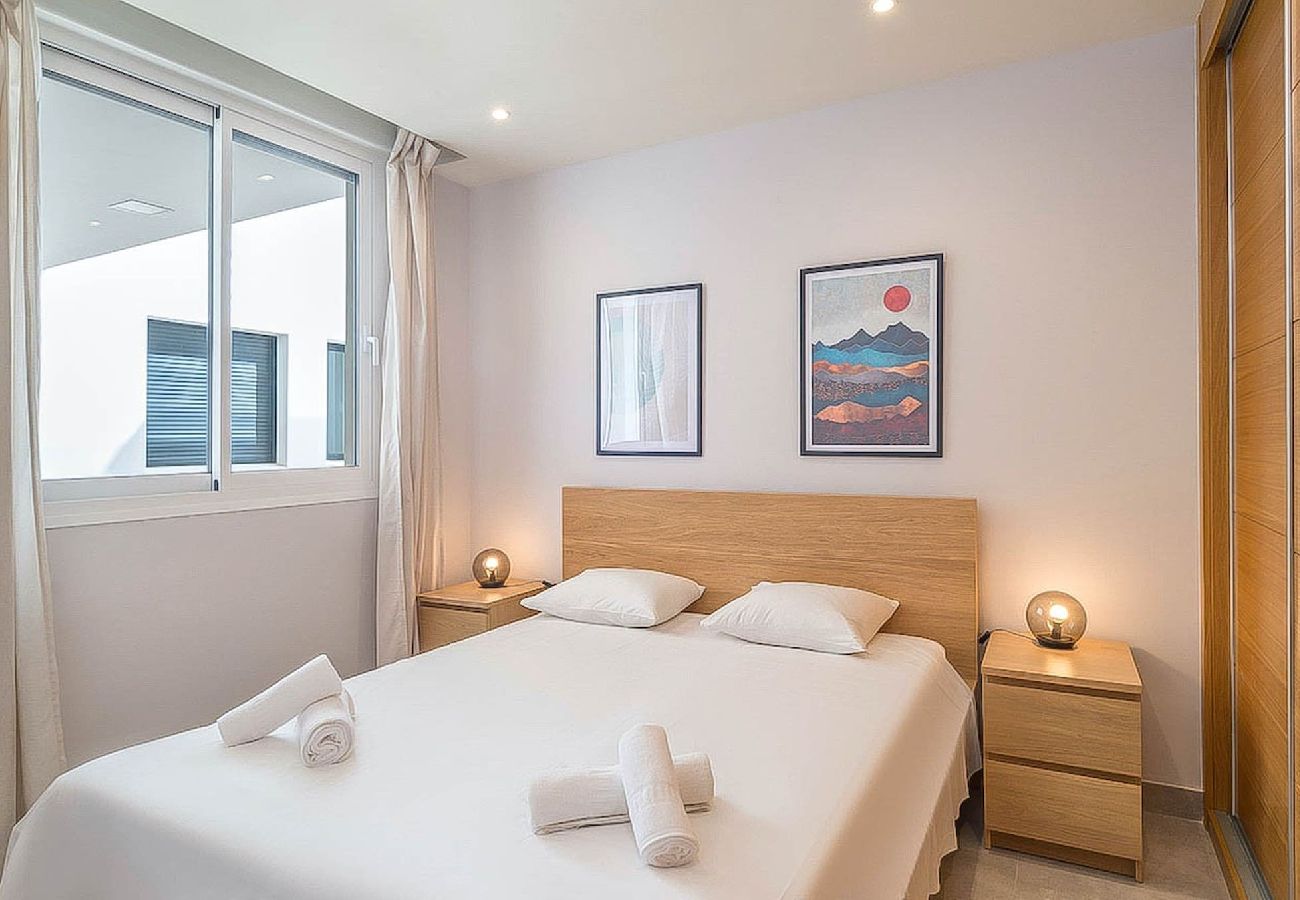 Apartamento en La Cala de Mijas - Moderno apartamento de 3 dormitorios con jardín junto a la piscina Casa Banderas