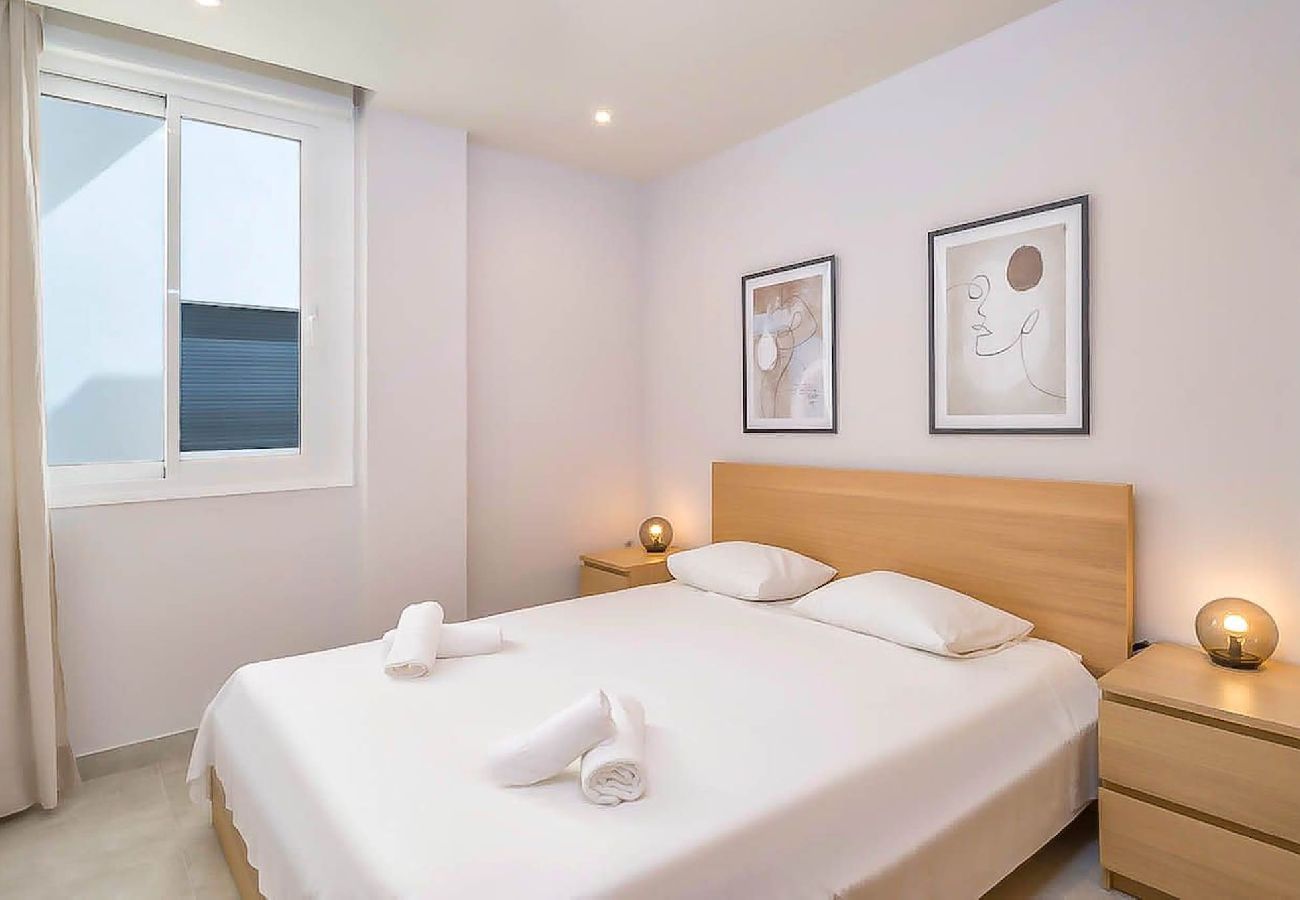 Apartamento en La Cala de Mijas - Moderno apartamento de 3 dormitorios con jardín junto a la piscina Casa Banderas