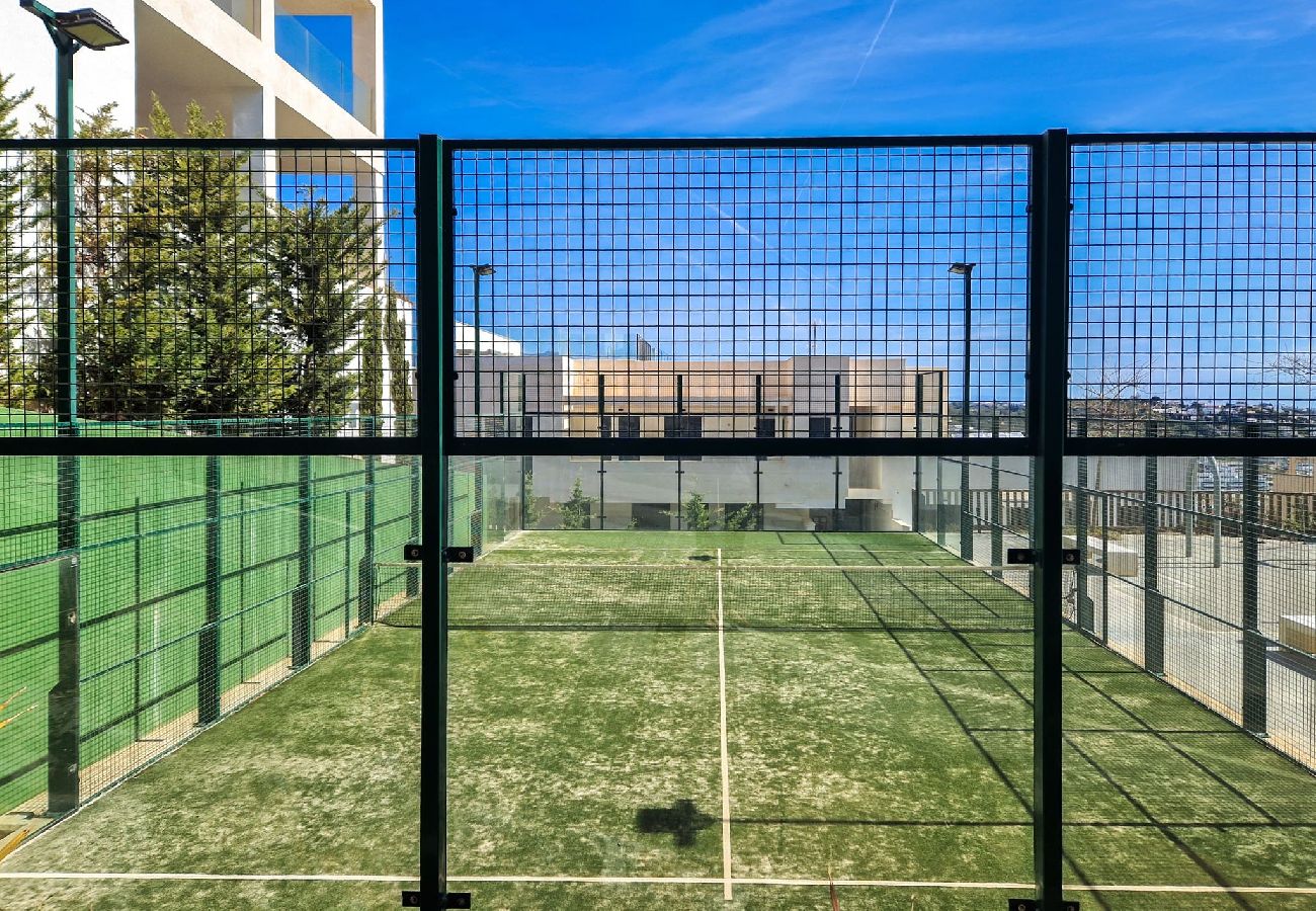 Apartamento en La Cala de Mijas - Moderno apartamento de 3 dormitorios con jardín junto a la piscina Casa Banderas