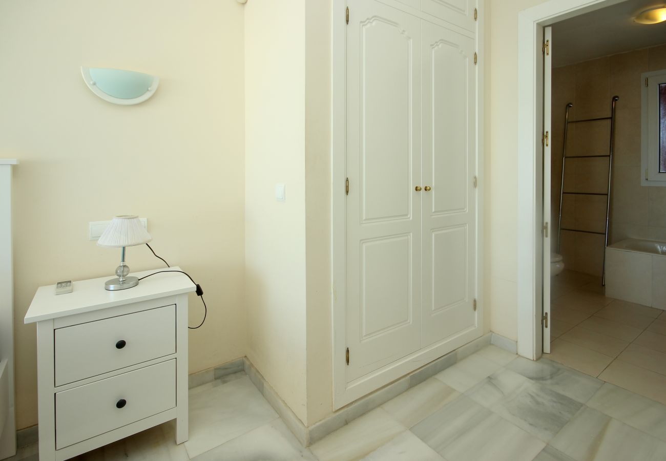 Apartamento en Estepona - Atico de 2 dormitorios en Punta Plata Beach Estepona a 50m de la playa
