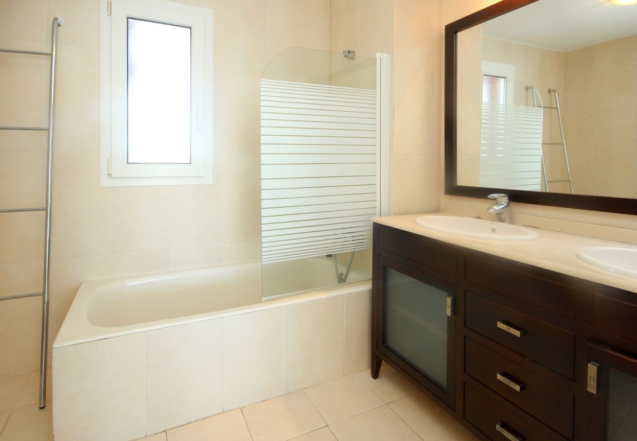 Apartamento en Estepona - Atico de 2 dormitorios en Punta Plata Beach Estepona a 50m de la playa