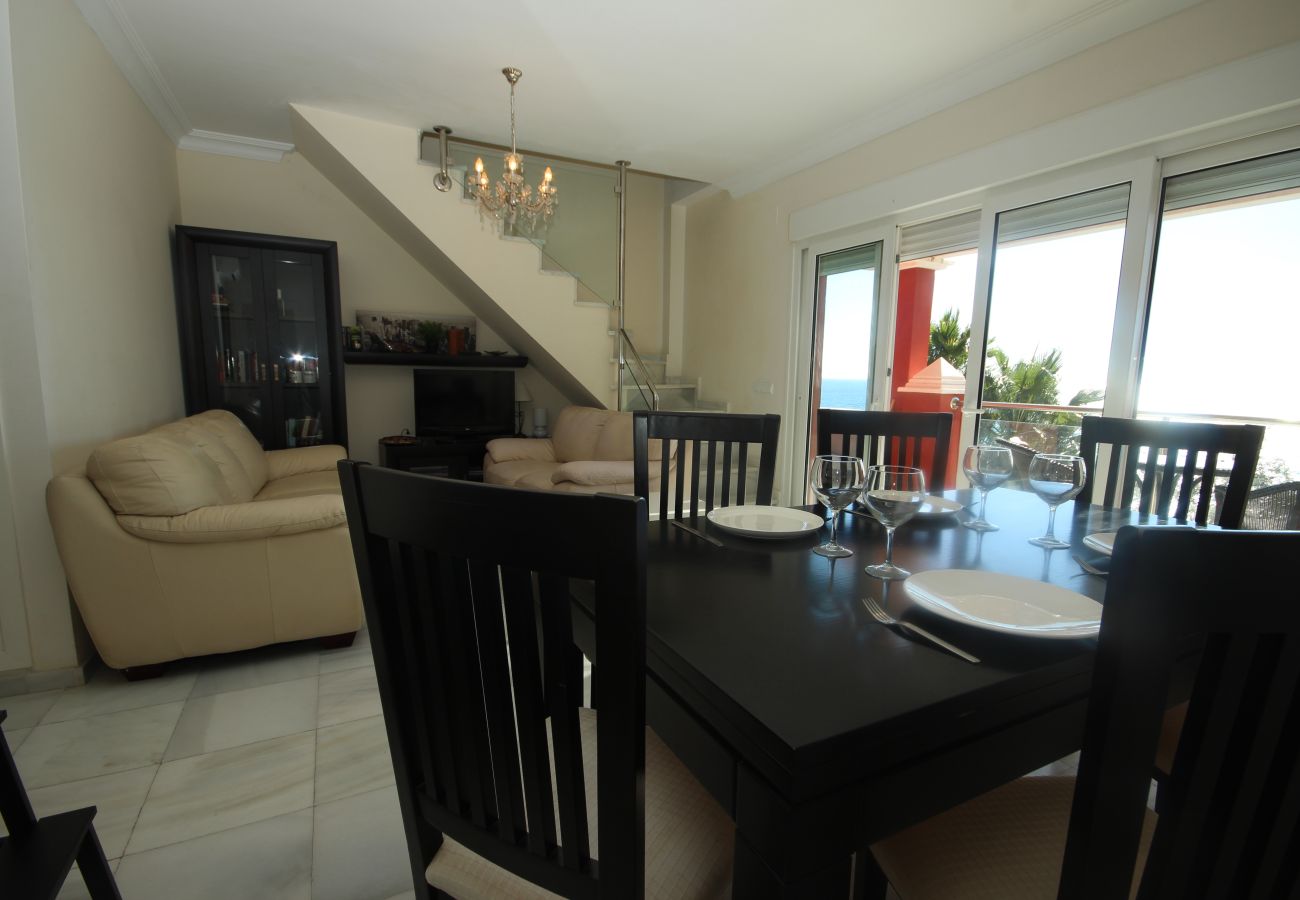 Apartamento en Estepona - Atico de 2 dormitorios en Punta Plata Beach Estepona a 50m de la playa