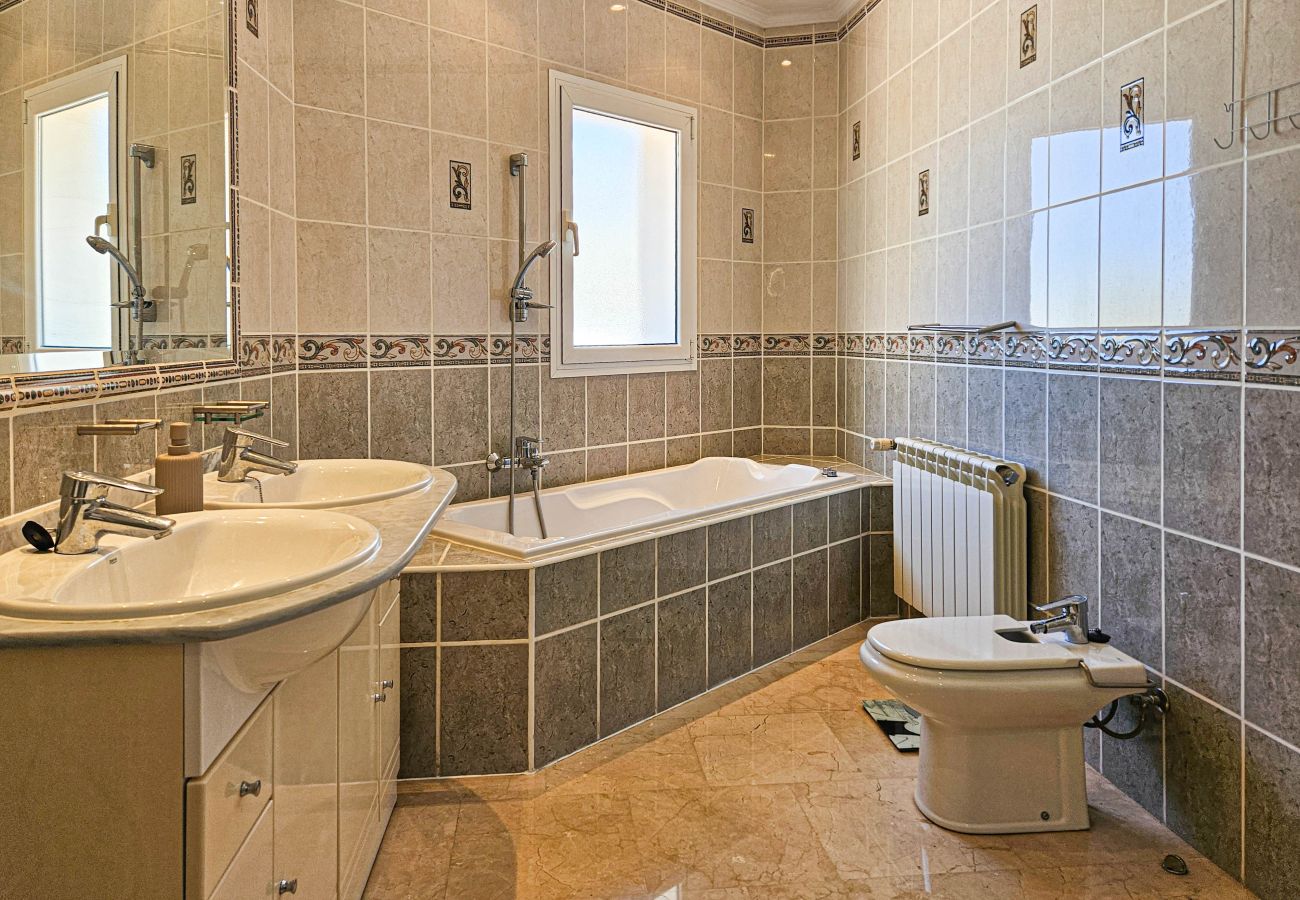 Villa en Mijas Costa - Villa de 3 dormitorios con vistas al mar y piscina privada