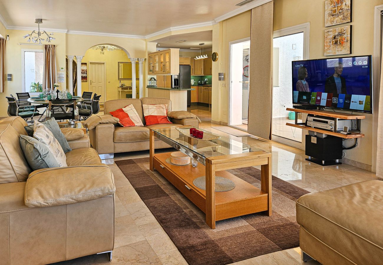 Villa en Mijas Costa - Villa de 3 dormitorios con vistas al mar y piscina privada