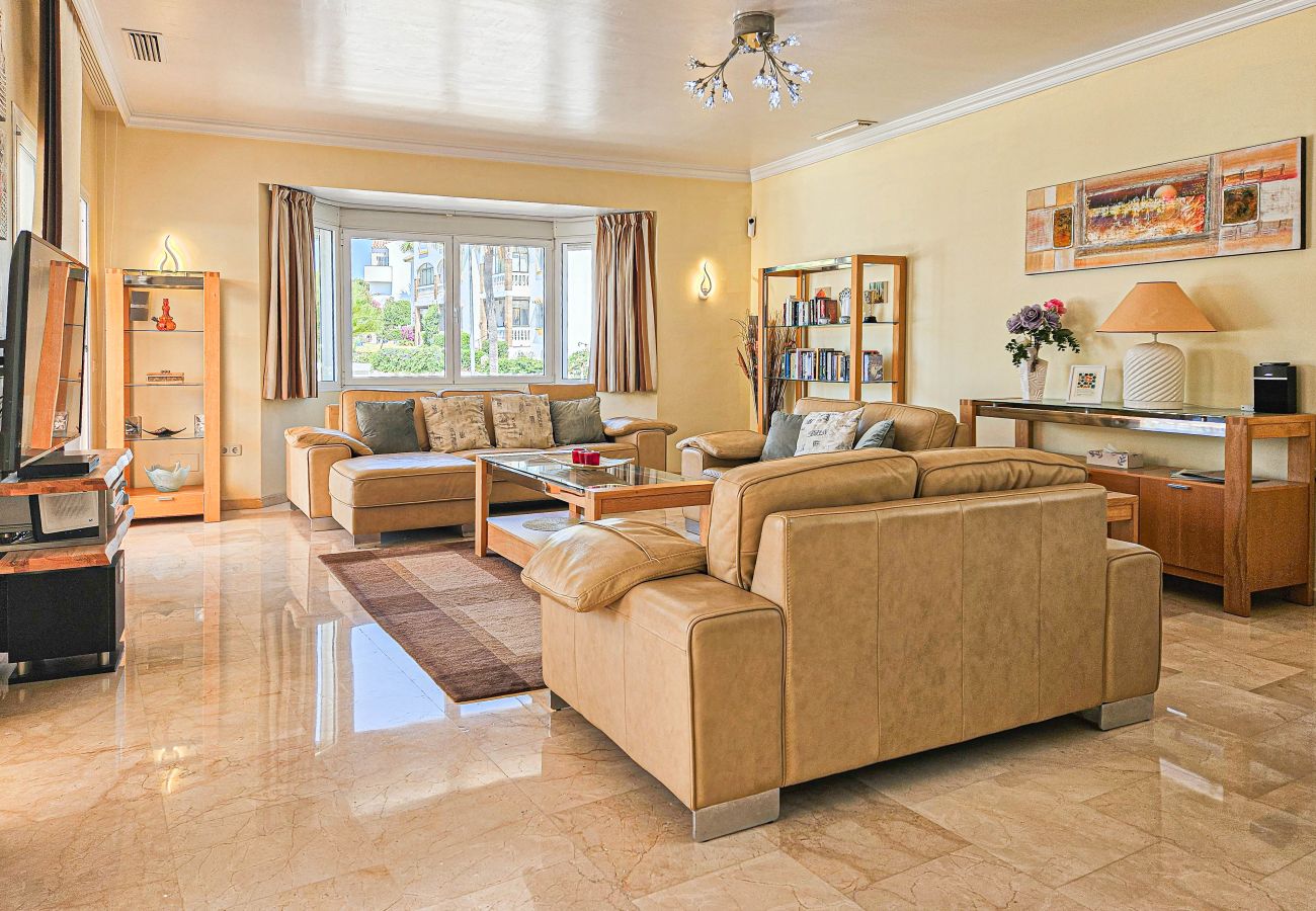 Villa en Mijas Costa - Villa de 3 dormitorios con vistas al mar y piscina privada