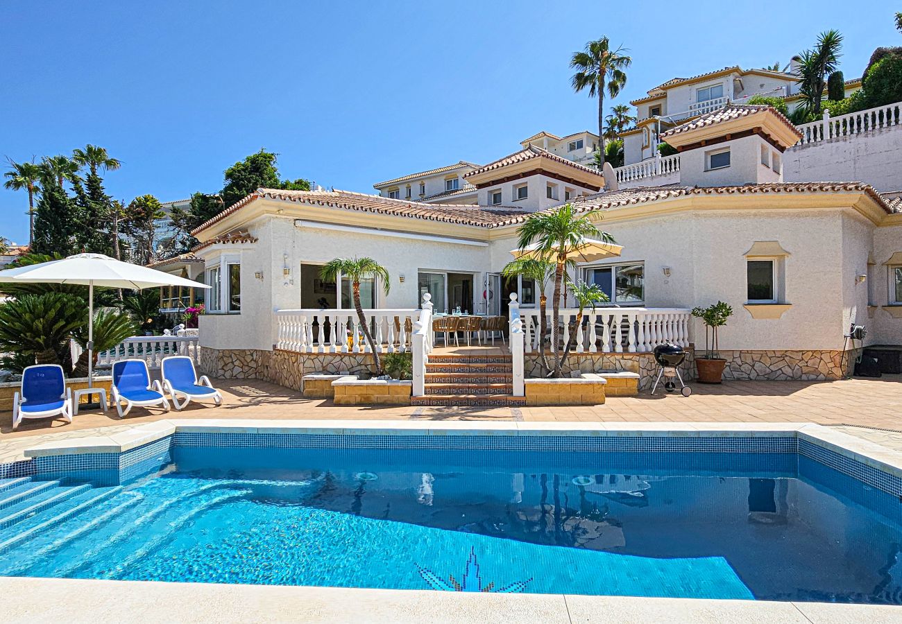 Villa en Mijas Costa - Villa de 3 dormitorios con vistas al mar y piscina privada