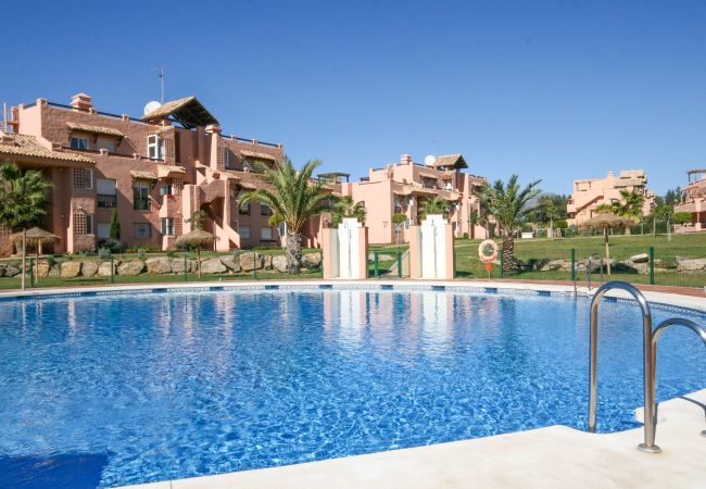 Apartamento en Casares - Apartamento de dos dormitorios en Casares del Sol Estepona