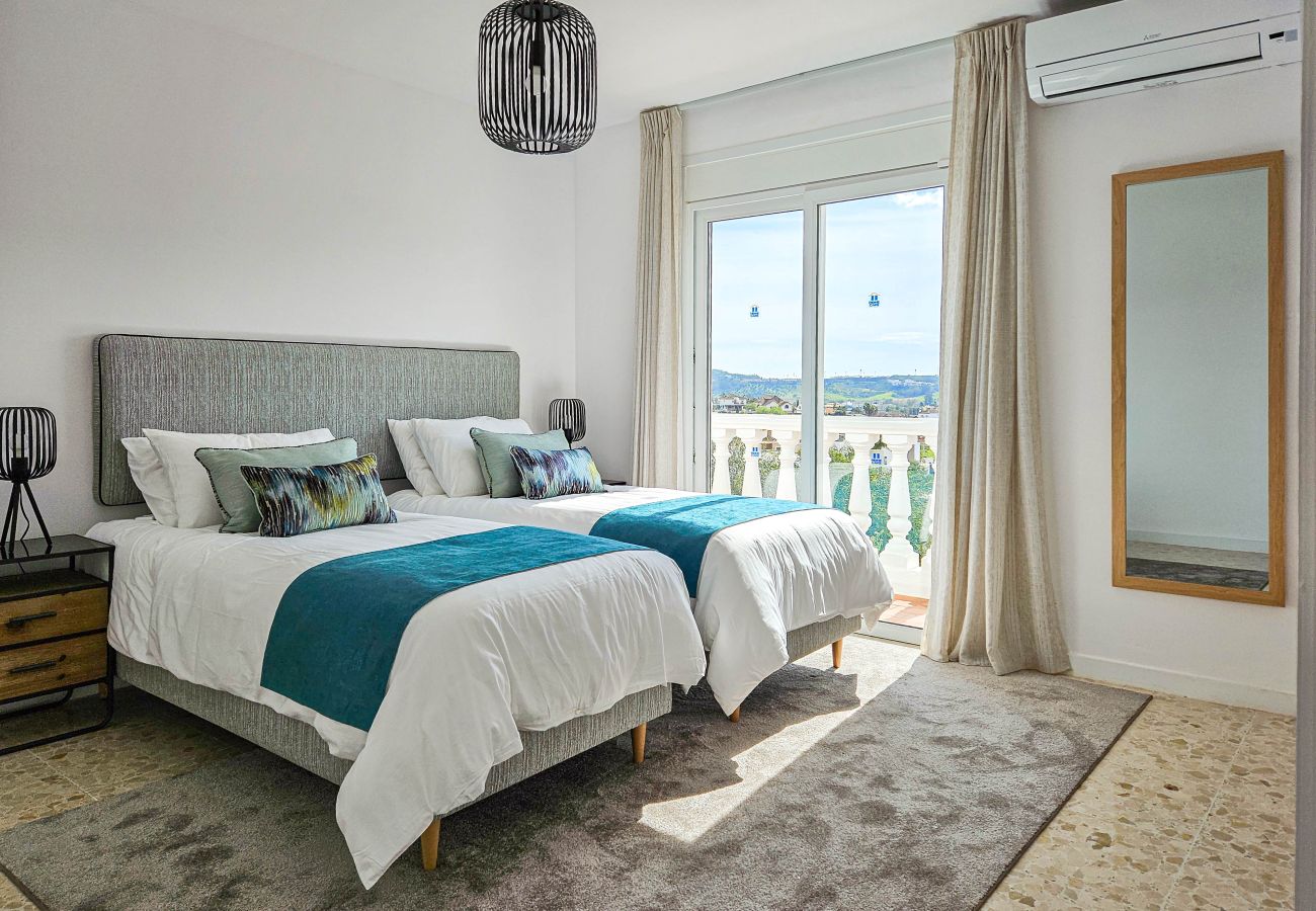 Villa en Mijas Costa - Villa de cuatro dormitorios en Sierrezuela