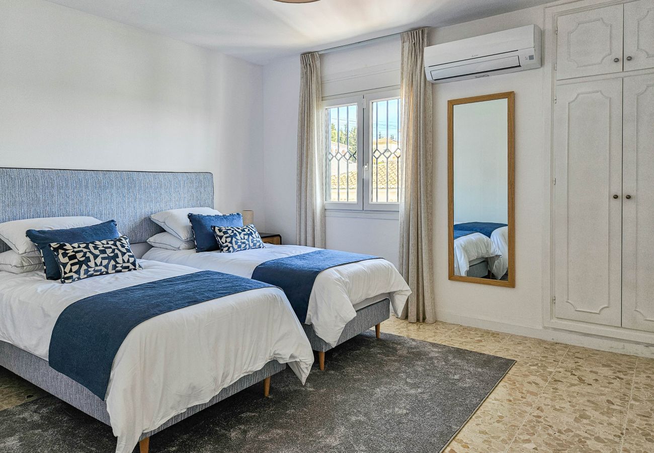 Villa en Mijas Costa - Villa de cuatro dormitorios en Sierrezuela