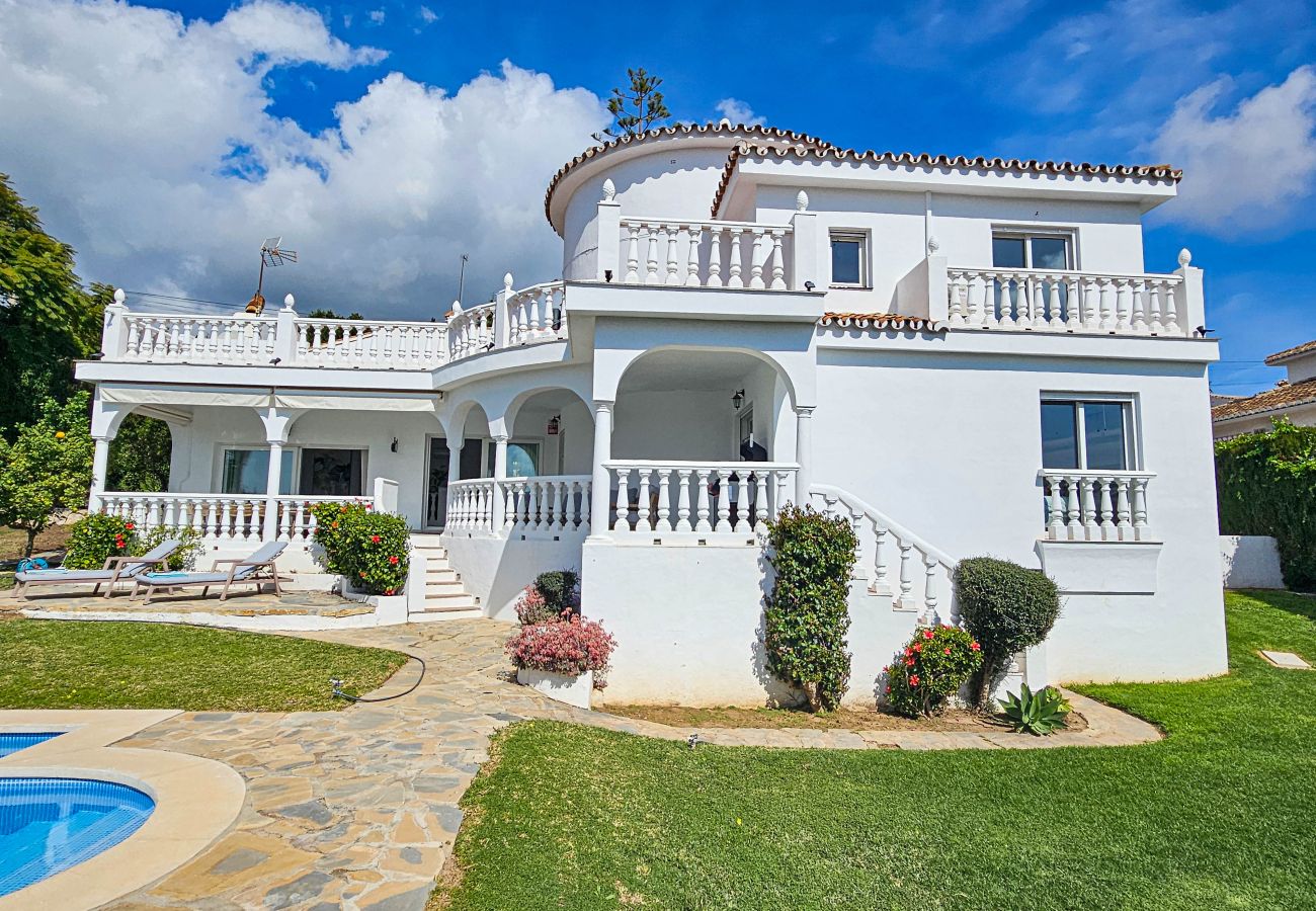 Villa en Mijas Costa - Villa de cuatro dormitorios en Sierrezuela