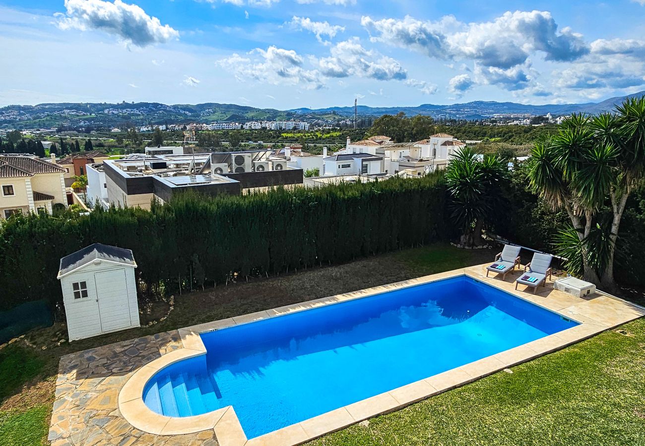 Villa en Mijas Costa - Villa de cuatro dormitorios en Sierrezuela