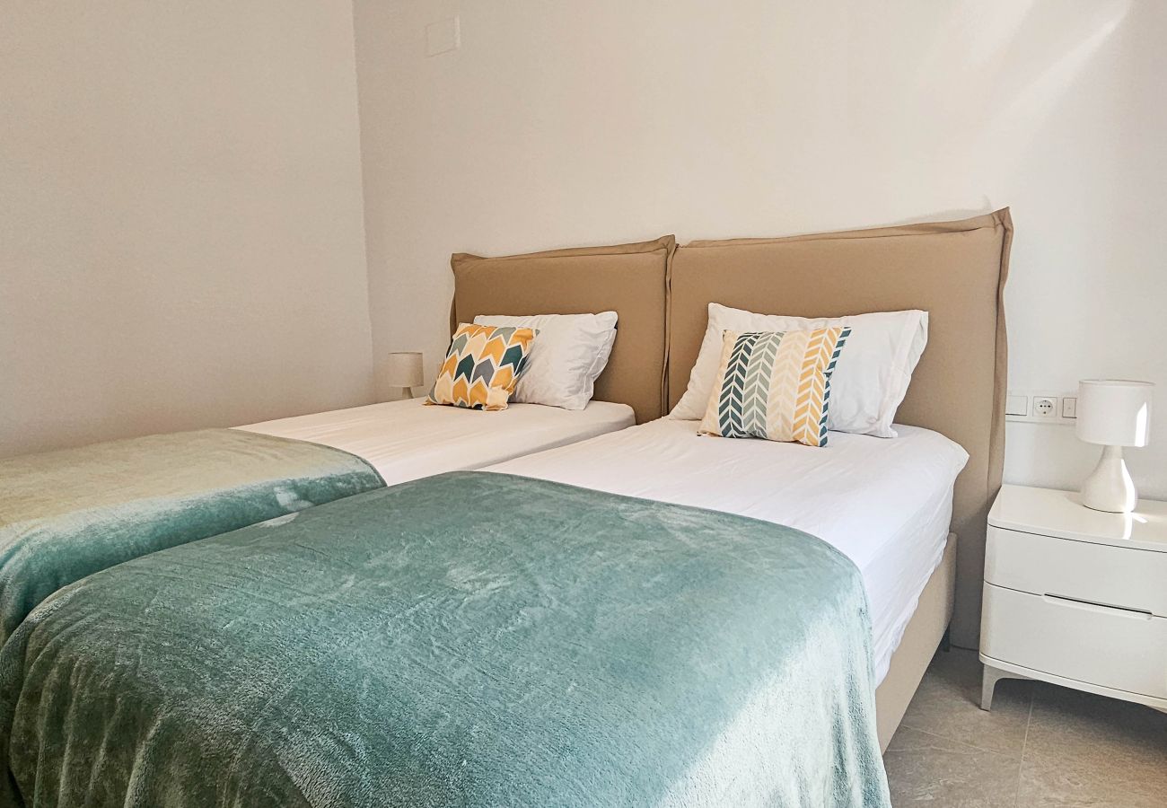 Apartamento en Estepona - Apartamento de nueva construcción de dos dormitorios en Estepona