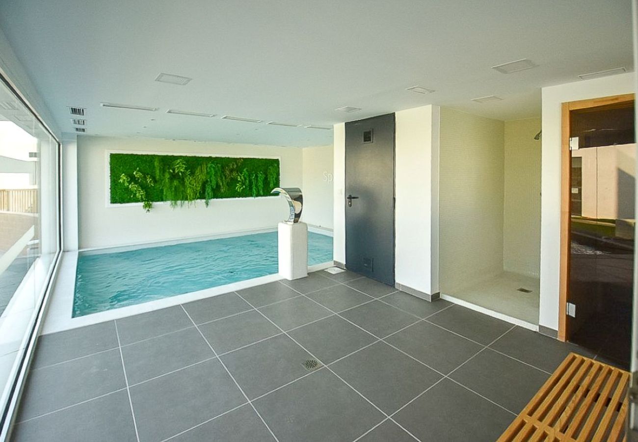 Apartamento en La Cala de Mijas - Apartamento de dos dormitorios frente a la piscina