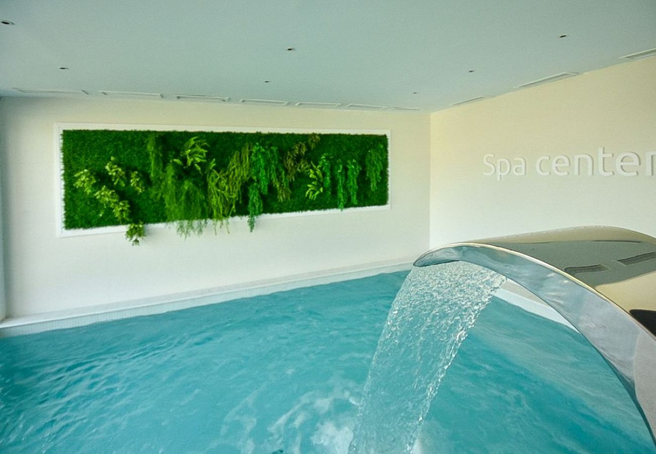 Apartamento en La Cala de Mijas - Apartamento de dos dormitorios frente a la piscina