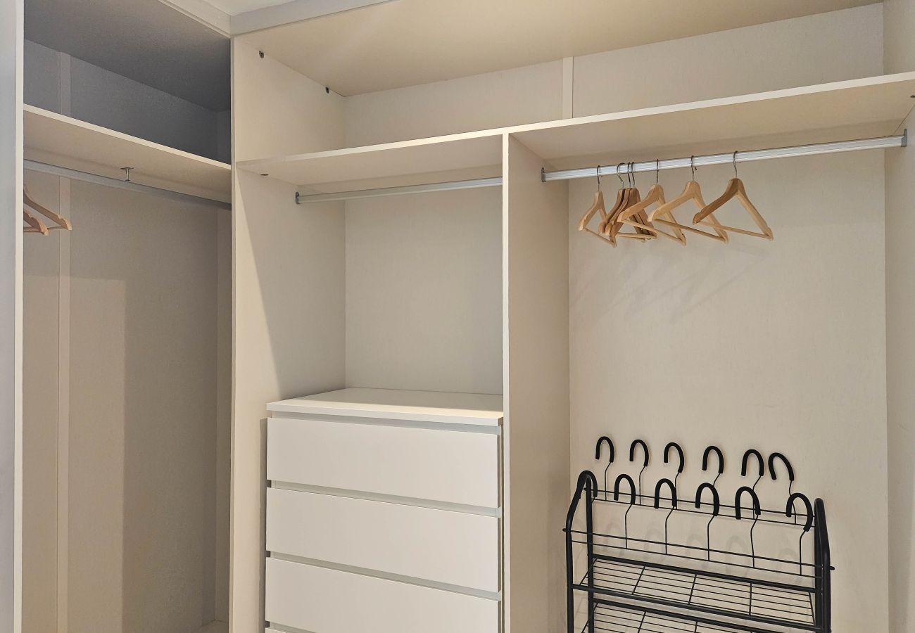 Apartamento en La Cala de Mijas - Apartamento de dos dormitorios frente a la piscina