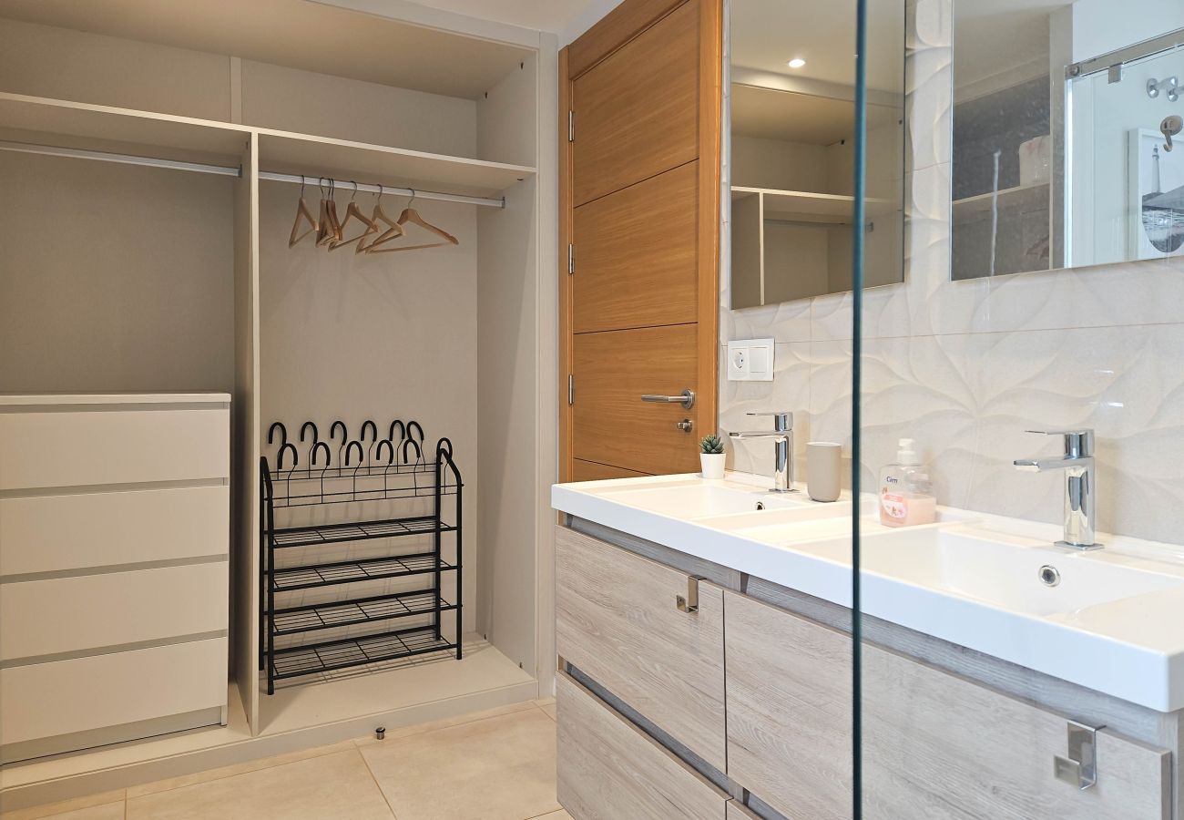 Apartamento en La Cala de Mijas - Apartamento de dos dormitorios frente a la piscina
