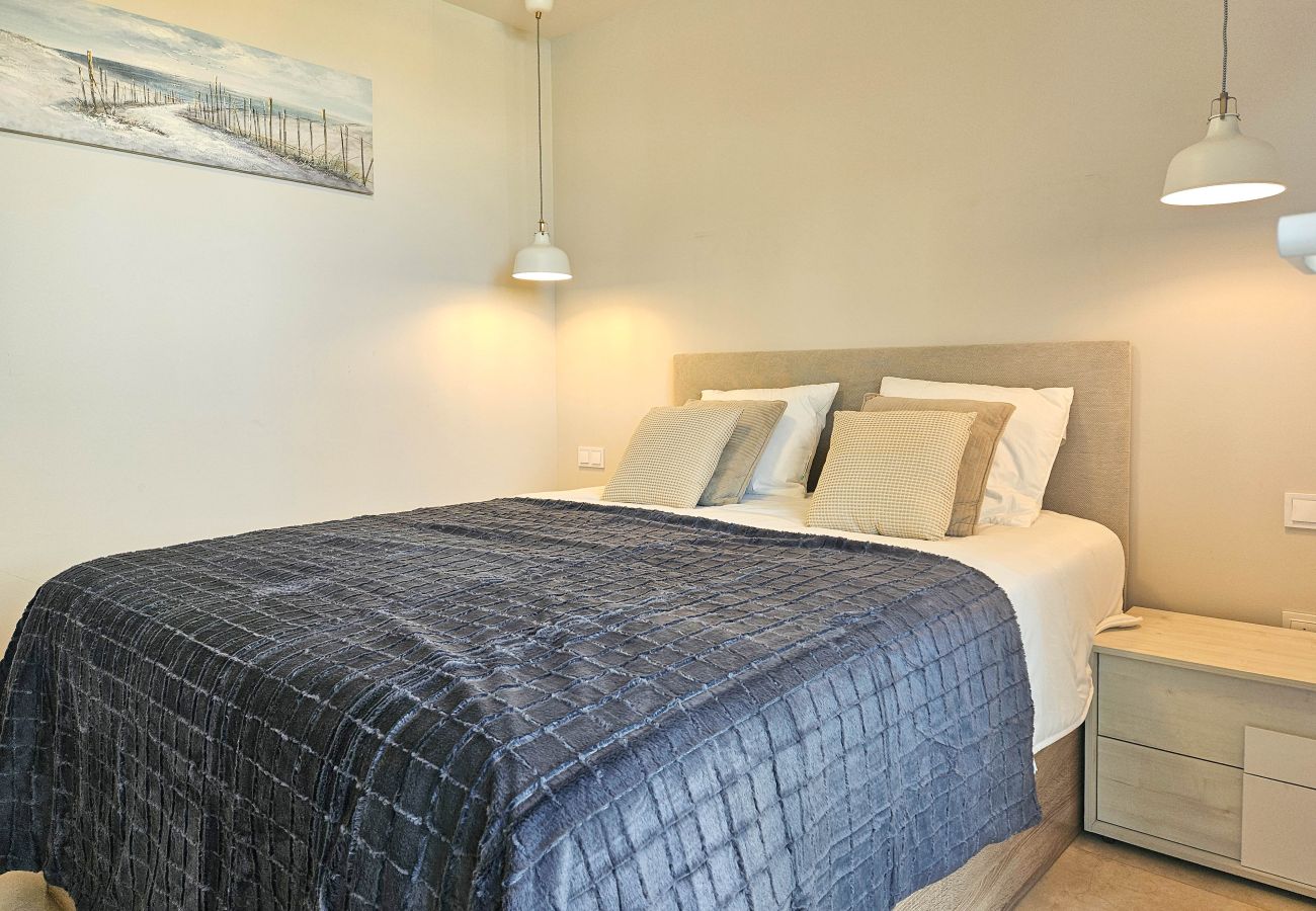 Apartamento en La Cala de Mijas - Apartamento de dos dormitorios frente a la piscina